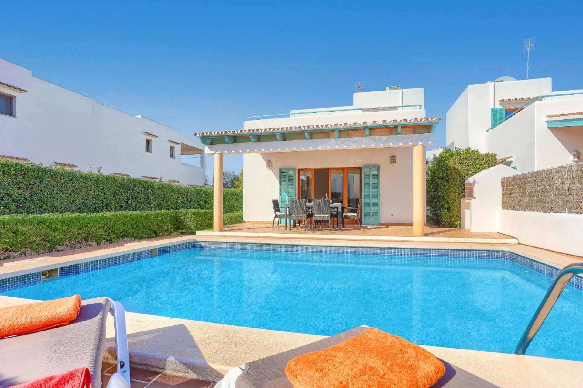 Villa Angel Luis By *